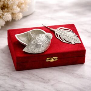 Haldi Kumkum with Feather Style Tika Marker in Velvet Box